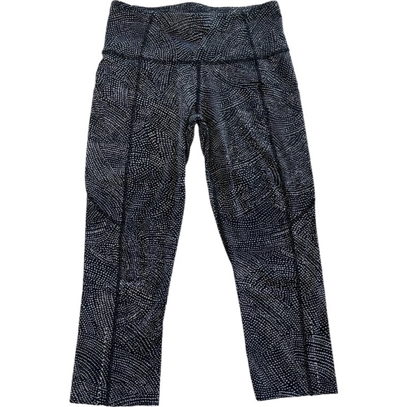 LuLuLemon 26” super lightweight legging. Black and white dots. 4 - Picture 1 of 16